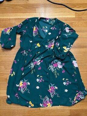 Old Navy Floral Green Long Sleeve Dress